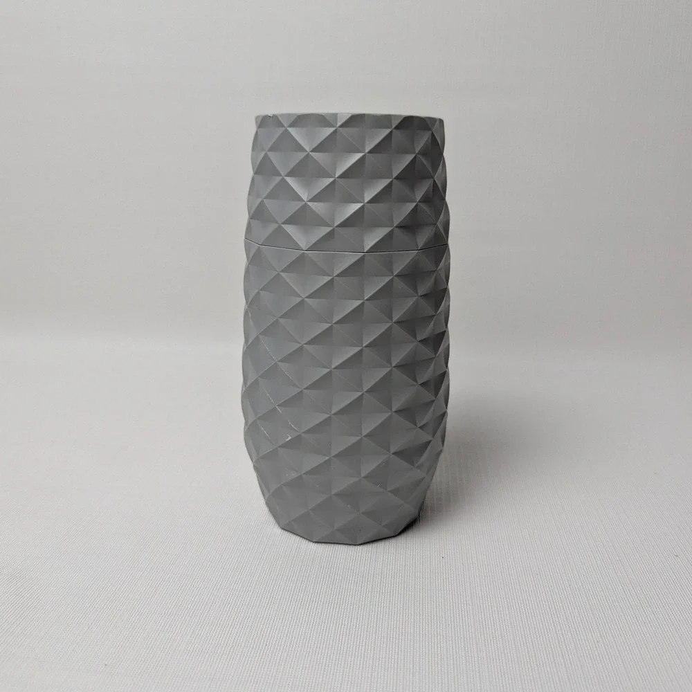 Amaranth Vase Co. Grey Plastic Geometric Diamond Texture Flower Vase 10 Inch
